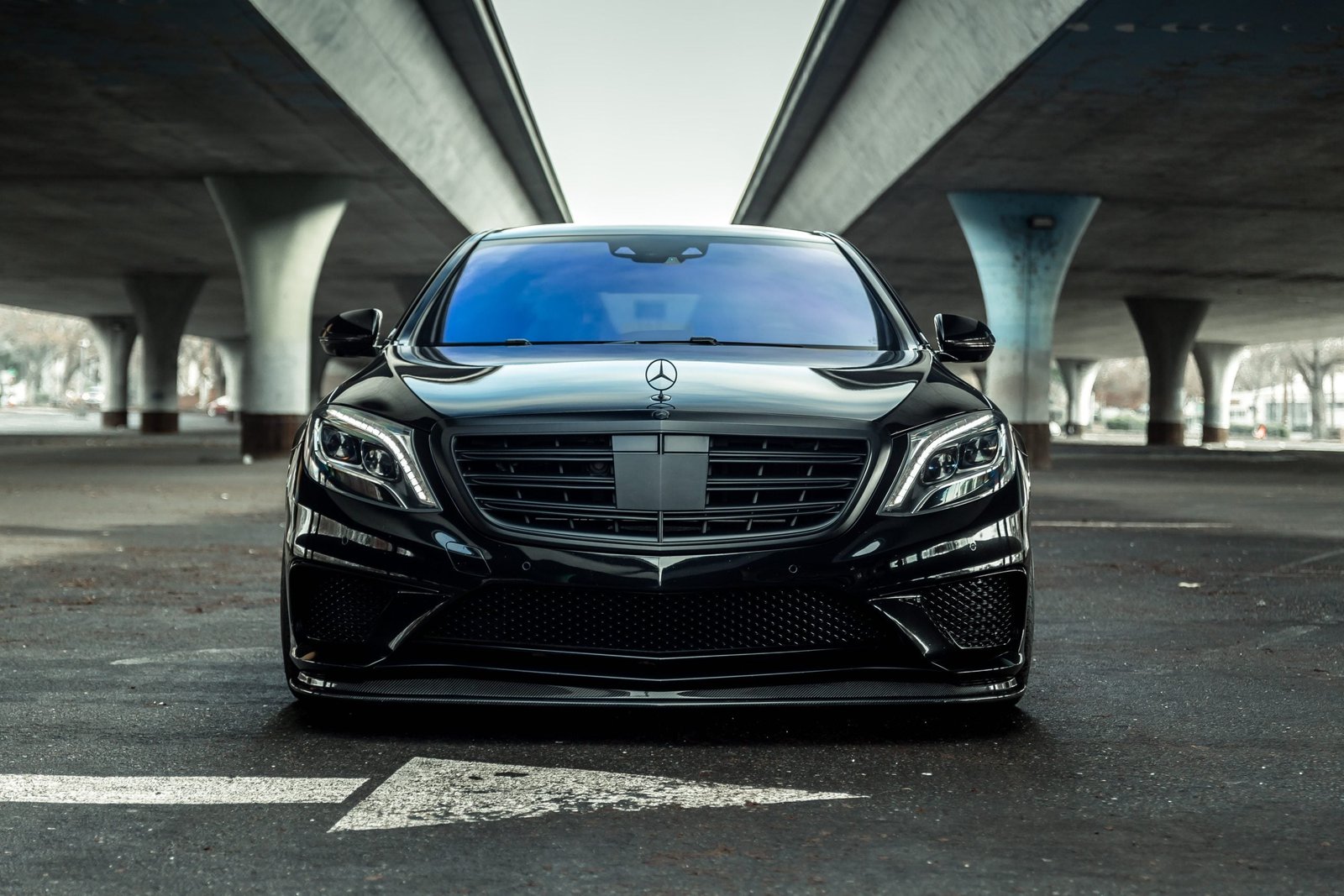 pexels-mike-noga-3541743 luxury car rental dubai