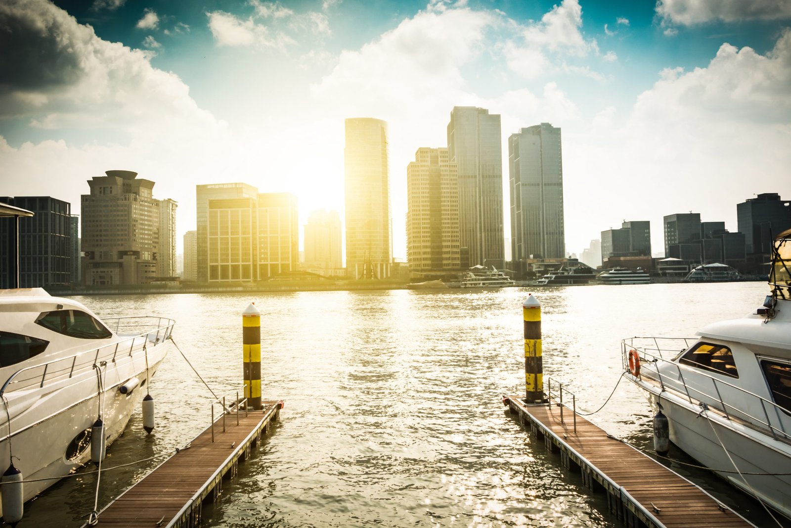 Experience The Luxury For Every Budget : Yacht Rental Dubai Price Yacht Rental Dubai Price